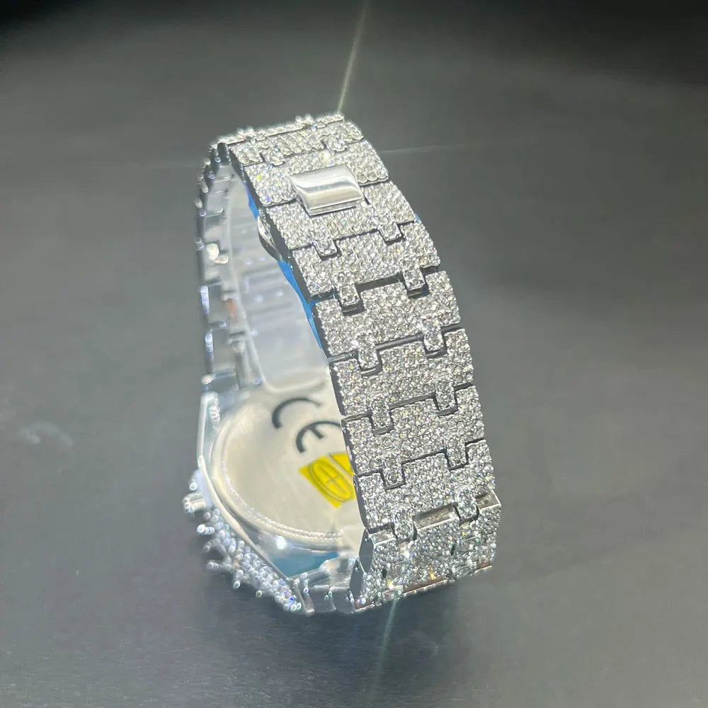 Iced Out Luxury Watch – Heavy Diamond-Look Quartz Wristwatch with Thorn Crown Design